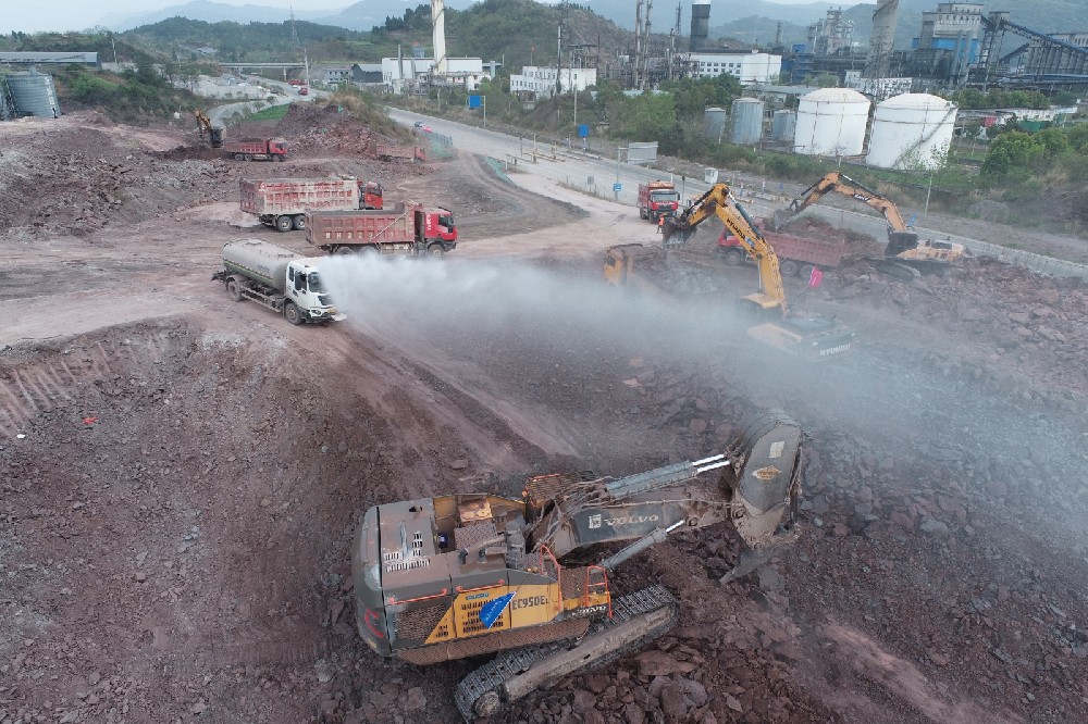 不停工、不斷檔，假期建設(shè)忙！